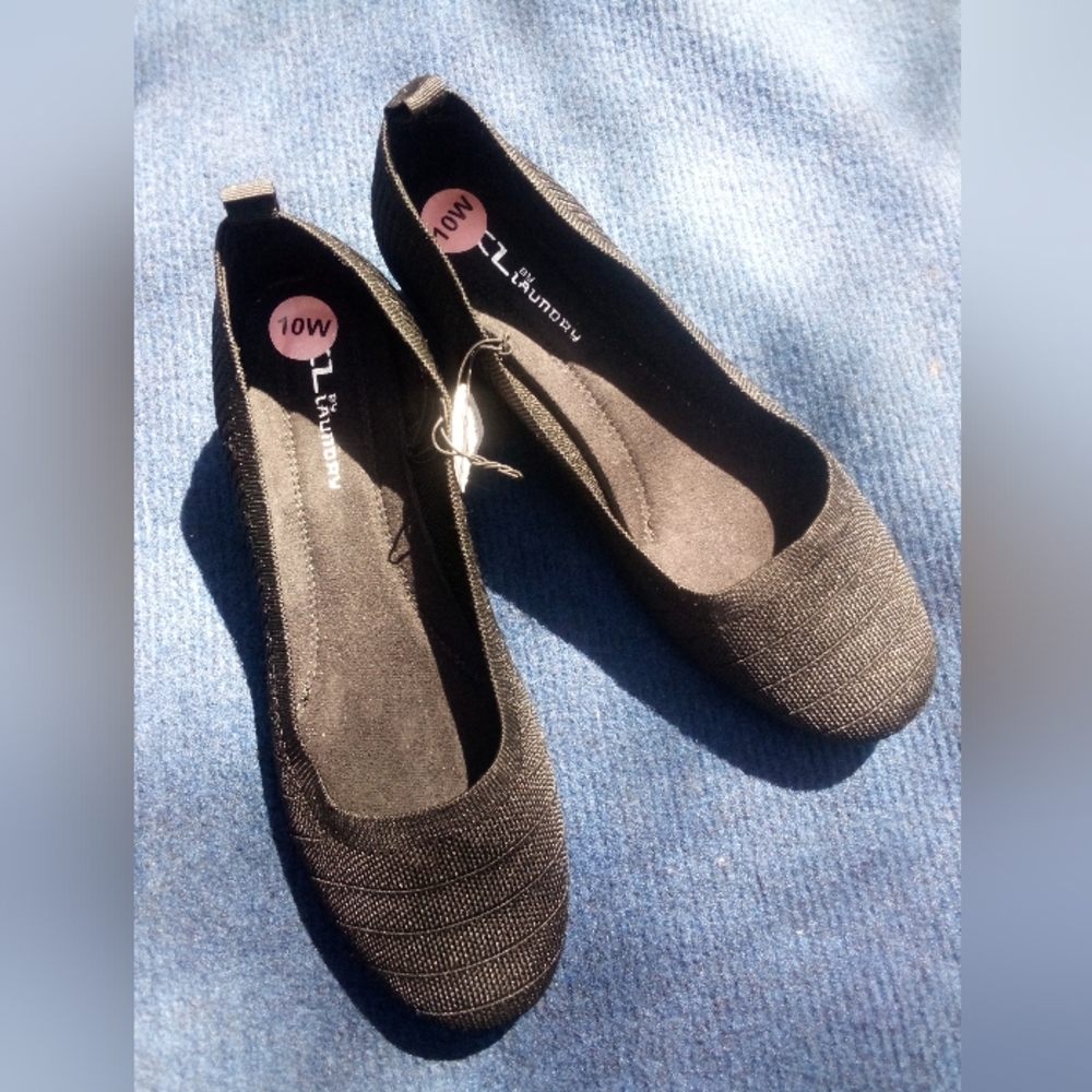 CL by Laundry Black Flats Suede Comfort